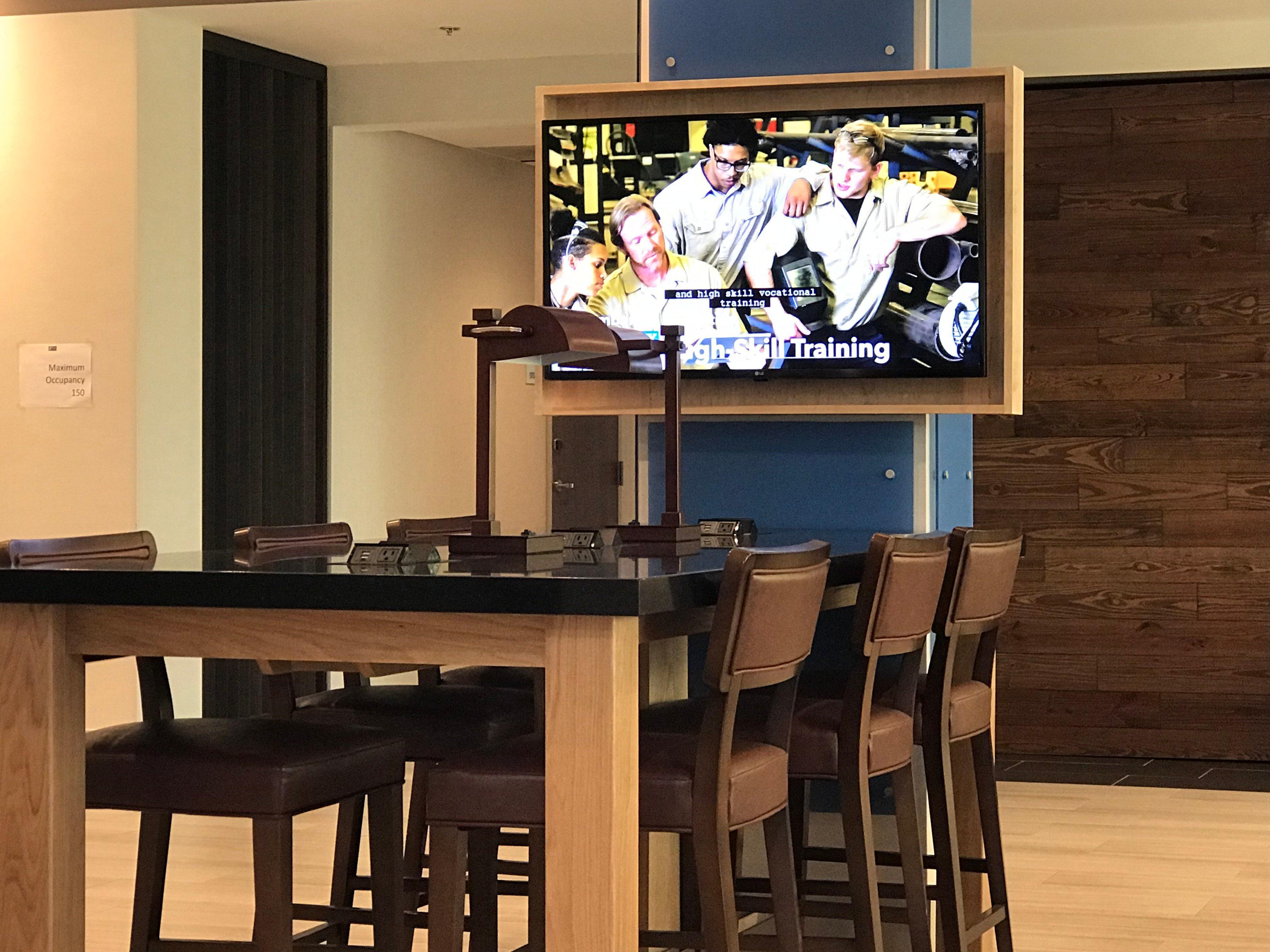 홀리데이 인 익스프레스 앤 스위트 피닉스 - 에어포트 노스 호텔 외부 사진